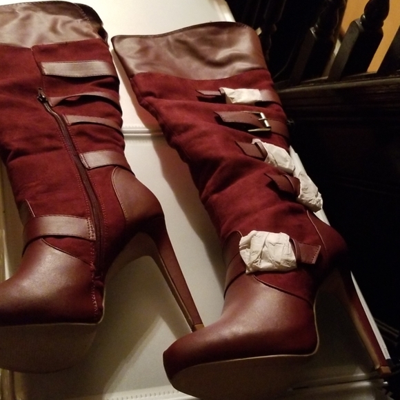 Stylish High Heel Fashion Boots - Picture 2 of 4